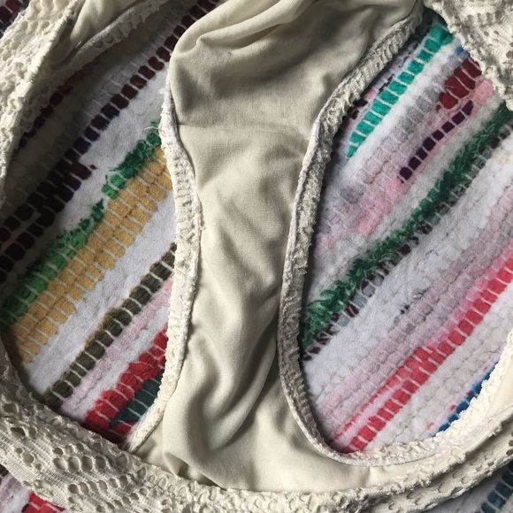 🌊ROXY white flutter textured MEDIUM bikini set - Picture 12 of 16